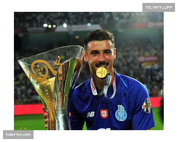 葡超联赛冠军争夺白热化,波尔图暂握主动权 葡超联赛冠军争夺白热化,波尔图暂握主动权